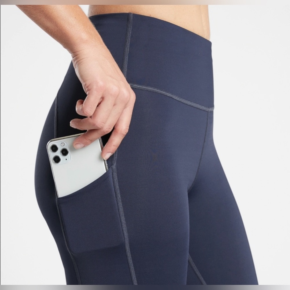 Athleta Ultimate Stash Pocket 9in Short XS